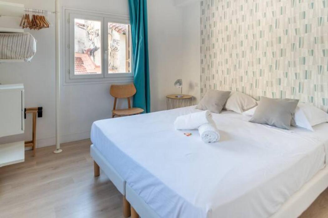 Magnifique Appartement De Charme Avec Vue Sur Le Palais Des Papes A Avignon Wifi Gratuit Exterior photo