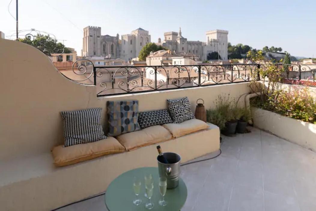 Magnifique Appartement De Charme Avec Vue Sur Le Palais Des Papes A Avignon Wifi Gratuit Exterior photo